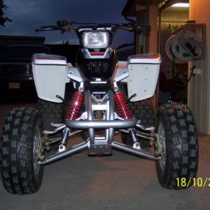 This '01 Blaster is FOR SALE and has a Vito's 3+mm strocker crank & rod assembly, Vito's heavy duty clutch kit, UNI air filter, DG exhaust & silencer, V-Force 3 reeds and billet aluminum spacer, Douglas blue label front rims w/Kenda Dominators, stock rear wheels w/Shredders, NEW "N-Style" graphics kit & seat cover, & freshly painted stock plastics.