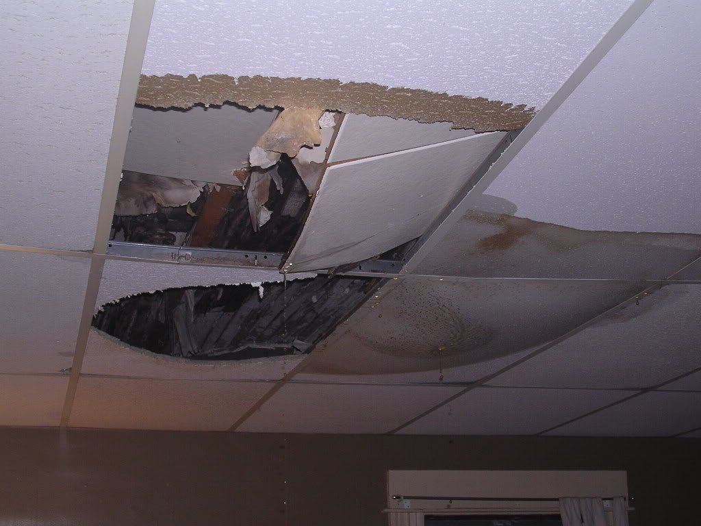 ceilingcollapse005.jpg