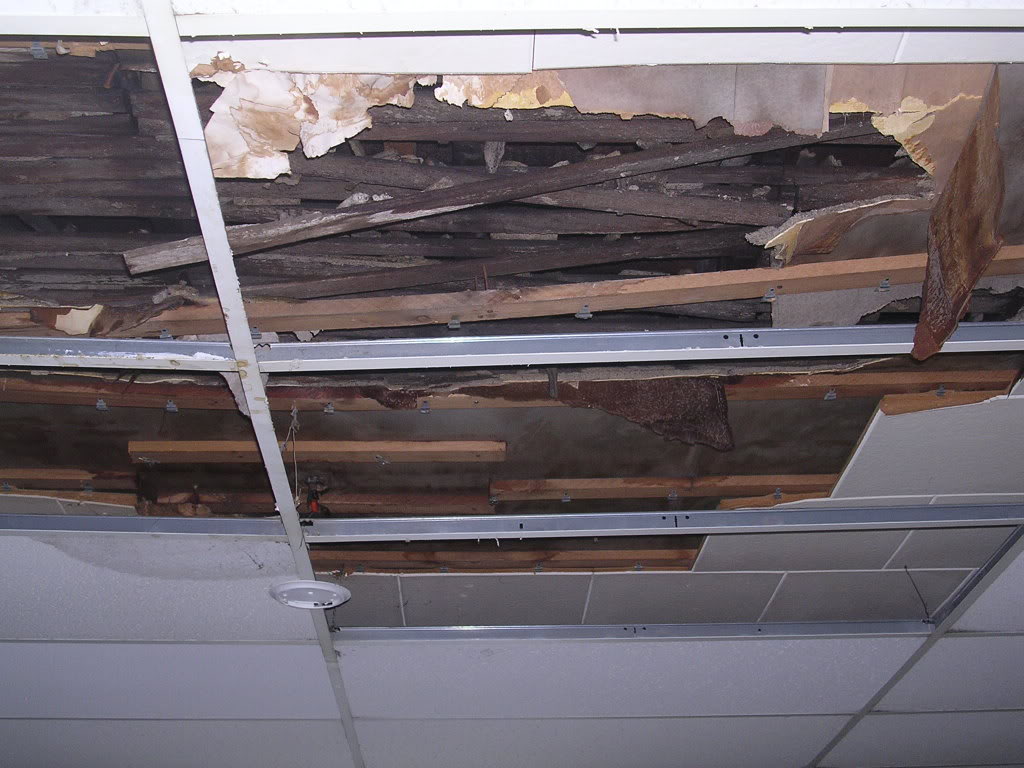 ceilingcollapse011.jpg