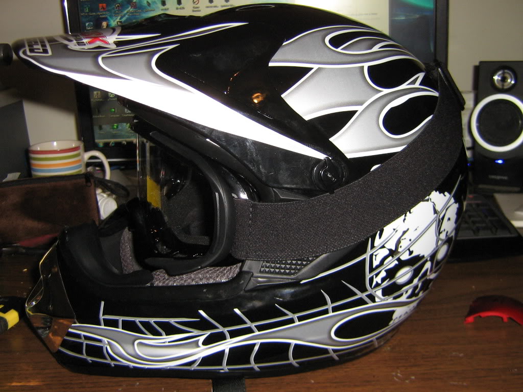 helmet002.jpg