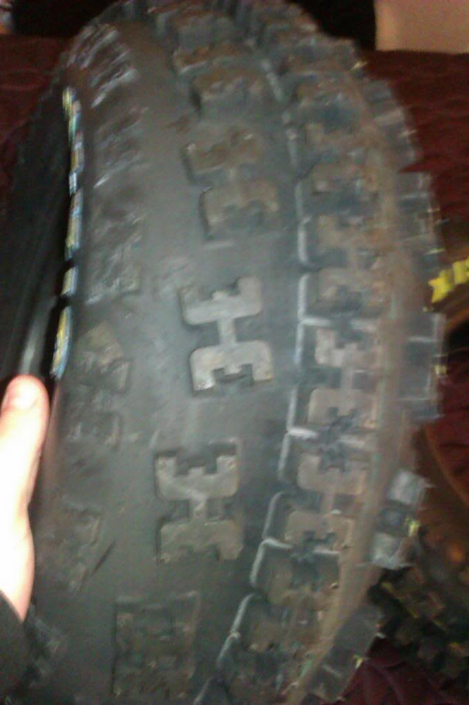 tires009_zpsd0bb1e20.jpg