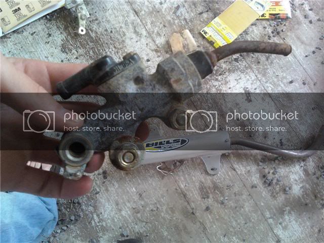 rearmastercylinder.jpg